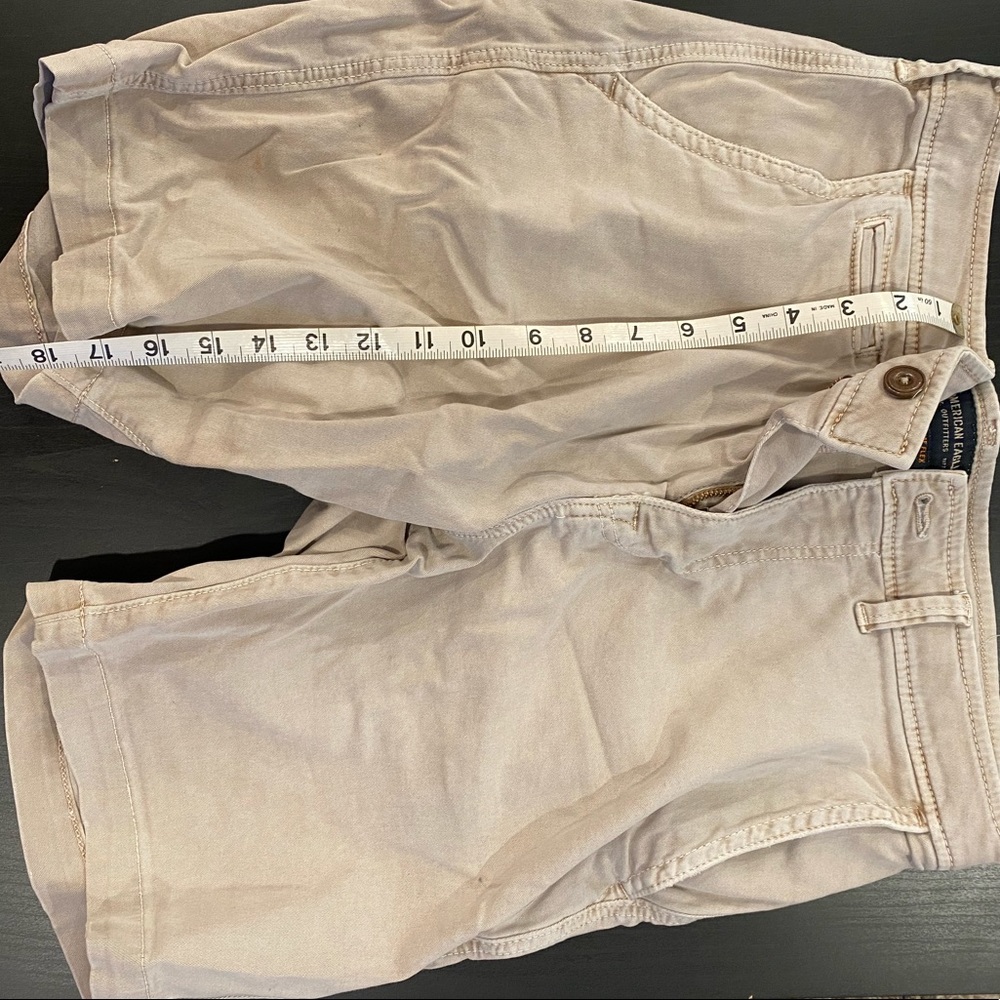 Light tan American Eagle shorts extreme flex